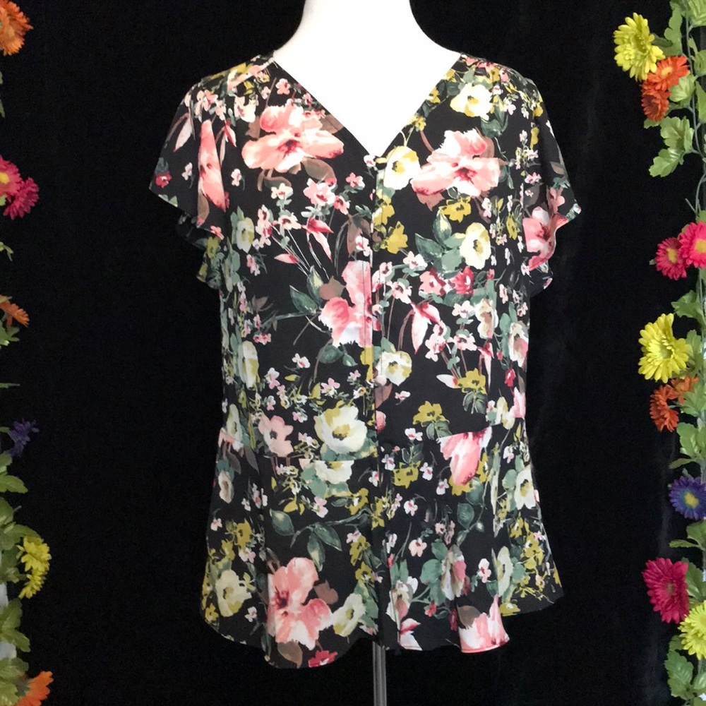 NWOT EST. 1946 BLACK FLORAL LONG WAISTED BLOUSE